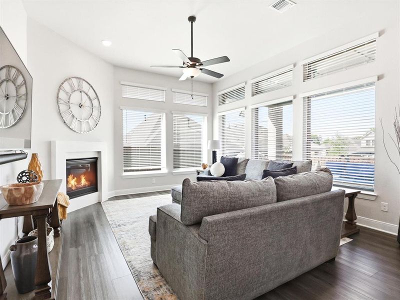 Furnished interior view inside a new home in South Pointe Village Series, Mansfield (Image 7). Furnished interior view inside a new home in South Pointe Village Series, Mansfield (Image 7).