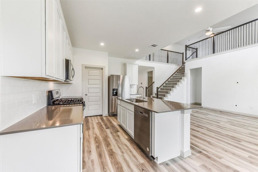 Furnished interior view inside a new home in , Missouri City (Image 6).
