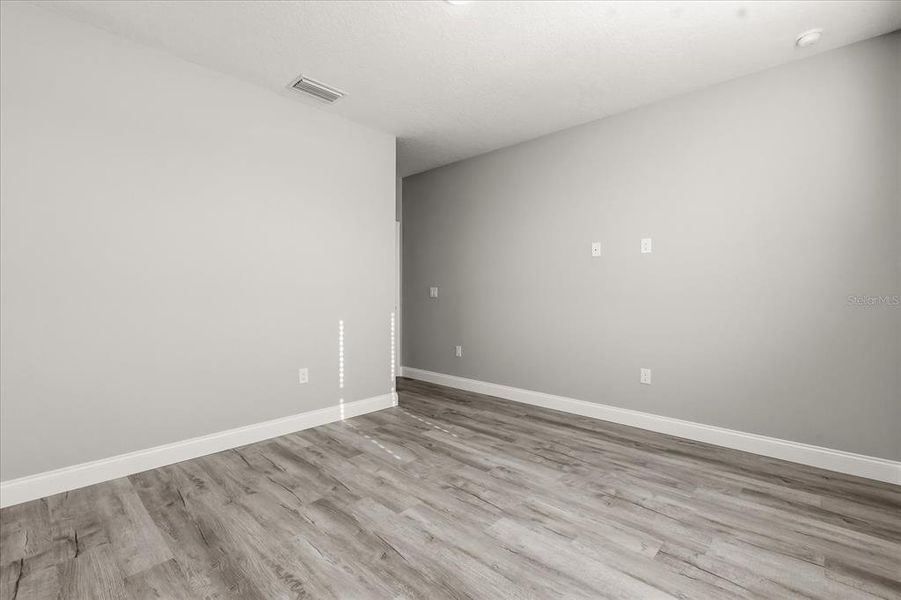Spacious, unfurnished interior of a new home in , Sanford (Image 14).