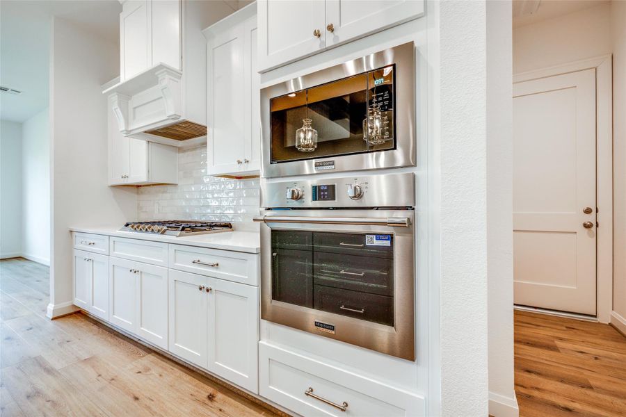 Furnished interior view inside a new home in Arborwood, Waller (Image 15).