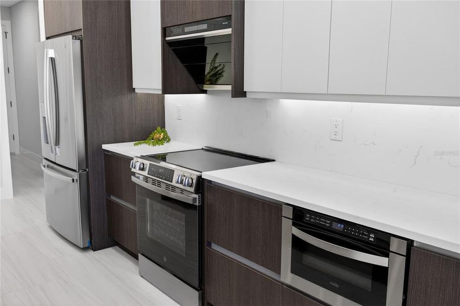 Furnished interior view inside a new home in , Cape Coral (Image 18).