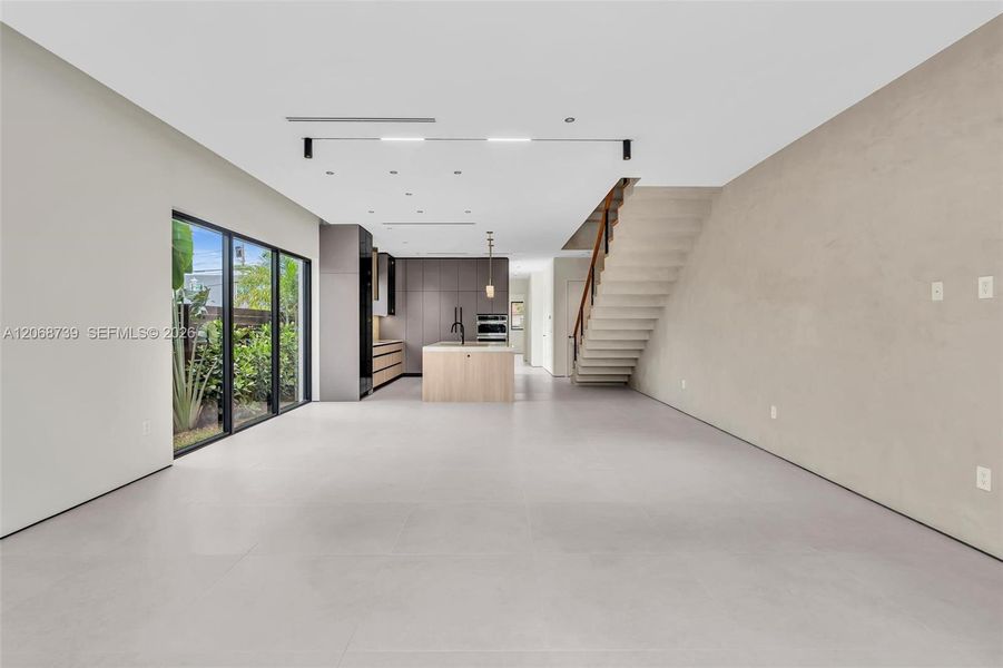 Spacious, unfurnished interior of a new home in , Miami (Image 22).