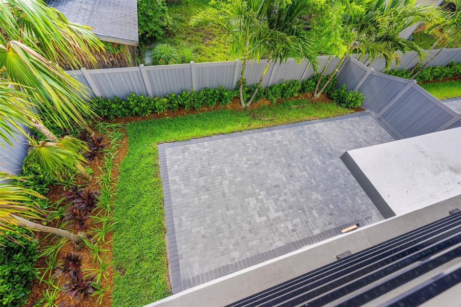 Exterior details and patio area of a home in , Fort Lauderdale (Image 31). Exterior details and patio area of a home in , Fort Lauderdale (Image 31).