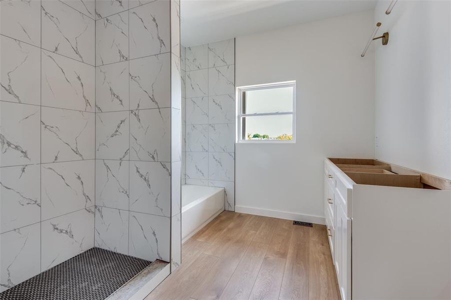 Customizable Primary Bathroom