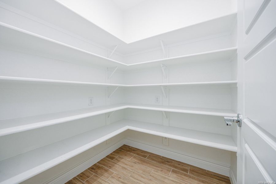 Spacious, unfurnished interior of a new home in Bison Ridge, San Antonio (Image 28).