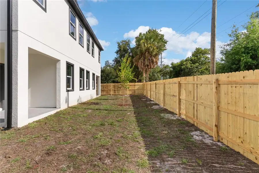 Exterior details and patio area of a home in , Tampa (Image 4).