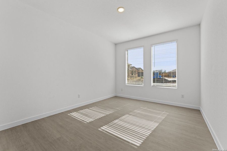 Spacious, unfurnished interior of a new home in Voss Farms, New Braunfels (Image 9).