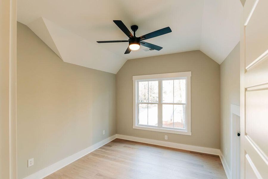 Spacious, unfurnished interior of a new home in , Walterboro (Image 20).