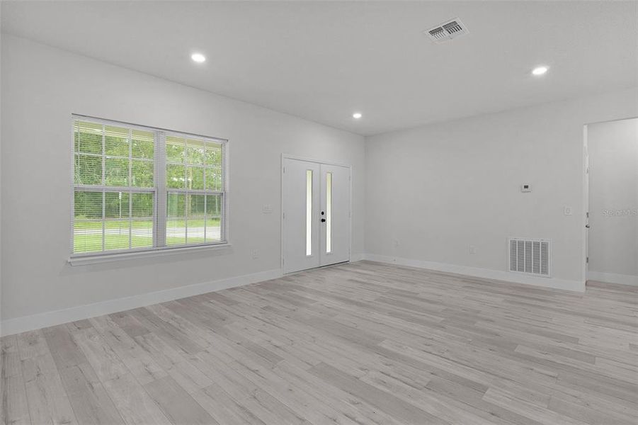 Spacious, unfurnished interior of a new home in , Citrus Springs (Image 35).