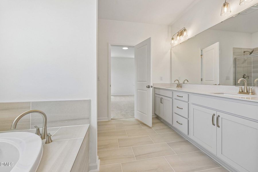 35-web-or-mls-Ken Dr-S2304-035