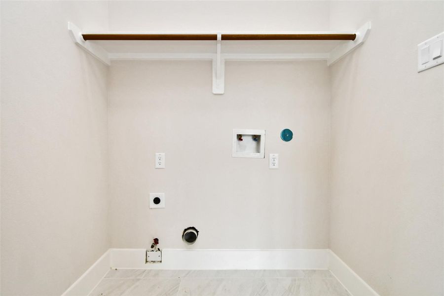 Spacious, unfurnished interior of a new home in , Houston (Image 42).