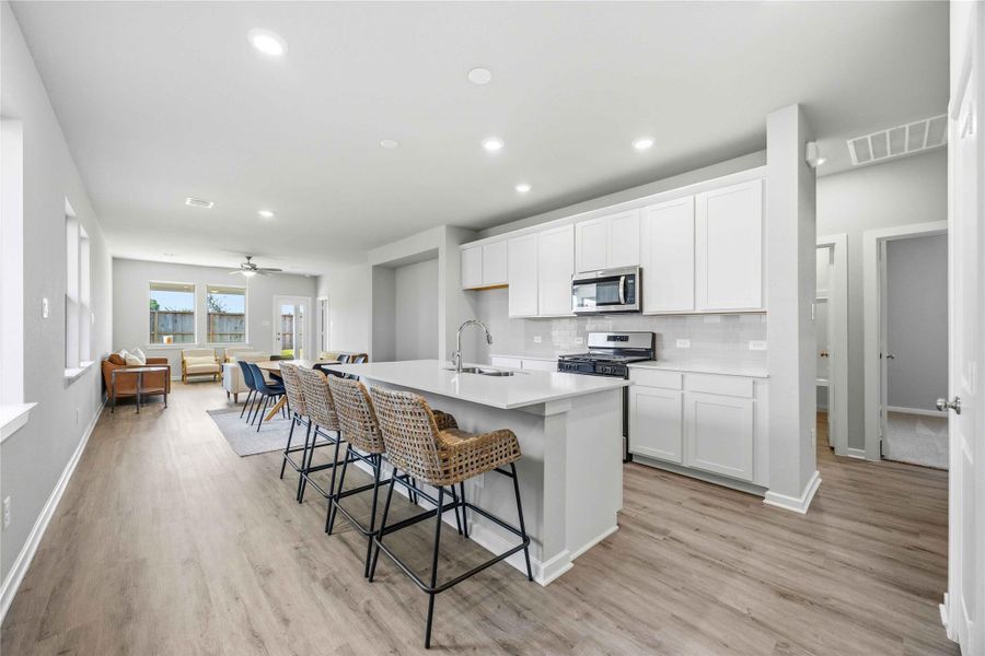 Furnished interior view inside a new home in La Segarra 40', Brookshire (Image 17).