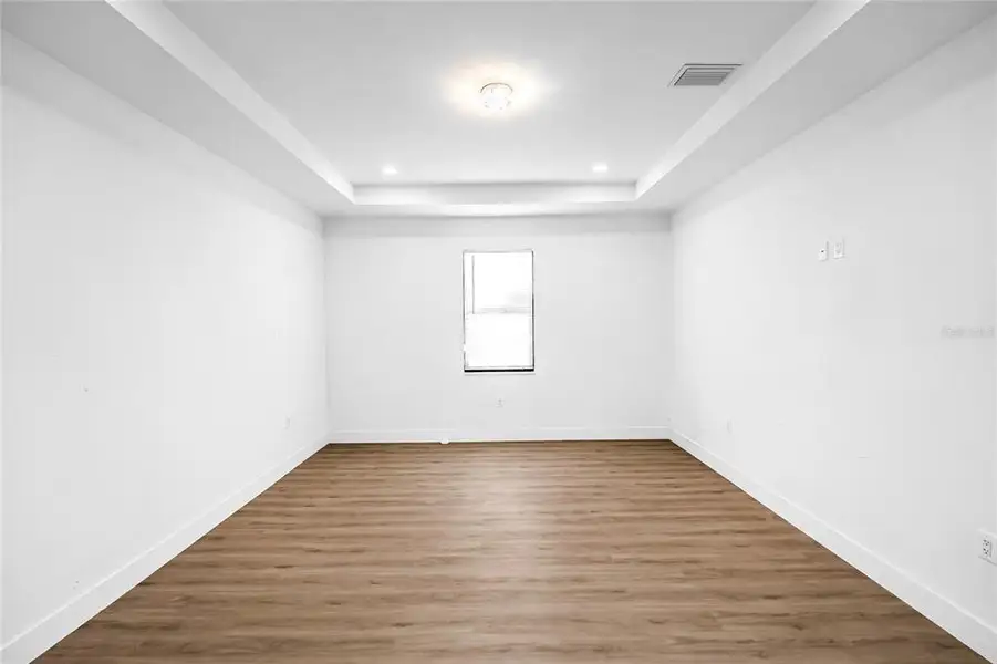 Spacious, unfurnished interior of a new home in , Clewiston (Image 44).