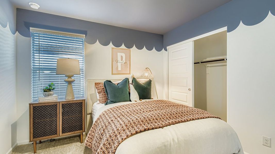 2556 Iris Bed2 1of2 F1 Base2