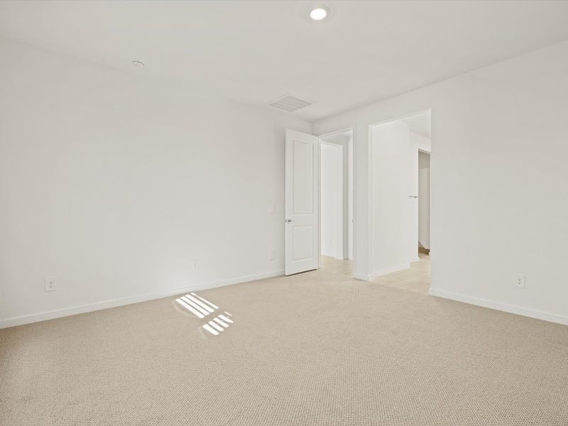 Spacious, unfurnished interior of a new home in Entrada Reserve Series, Tolleson (Image 15).
