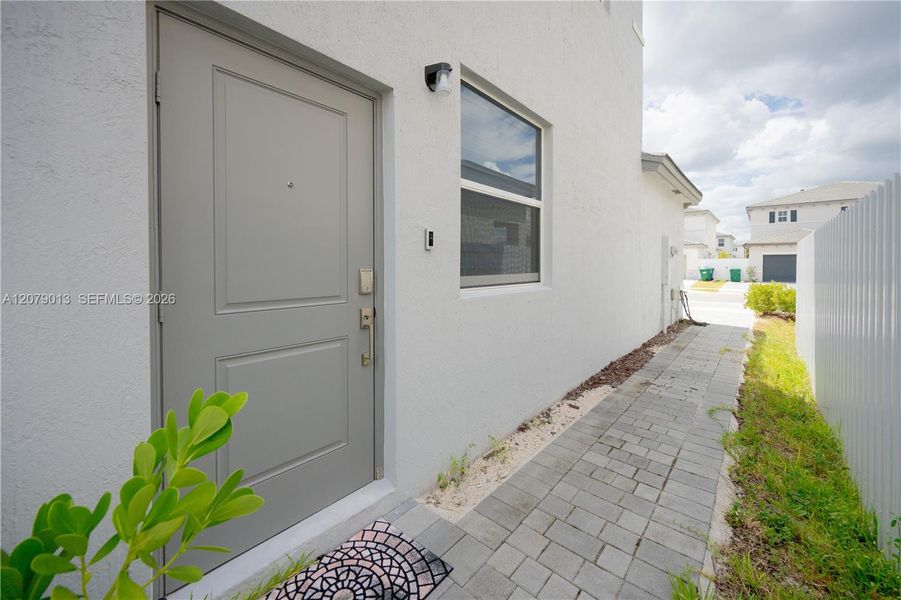 Exterior details and patio area of a home in , Miami (Image 28).