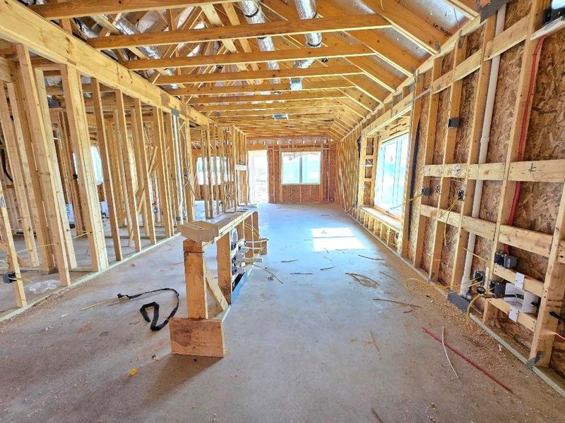 Spacious, unfurnished interior of a new home in Sienna 40', Missouri City (Image 35). Spacious, unfurnished interior of a new home in Sienna 40', Missouri City (Image 35).