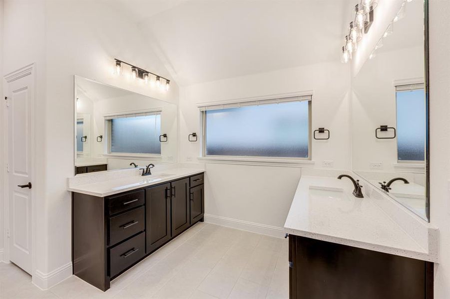 Furnished interior view inside a new home in Terracina, Rockwall (Image 10).