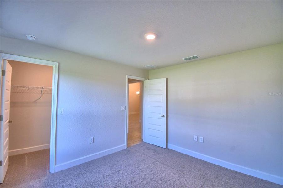 Spacious, unfurnished interior of a new home in Cadence Crossing, Auburndale (Image 34).
