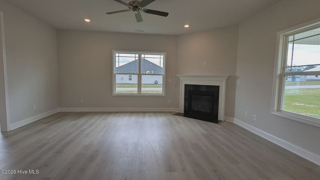 Spacious, unfurnished interior of a new home in Harvest Creek, Nashville (Image 15).