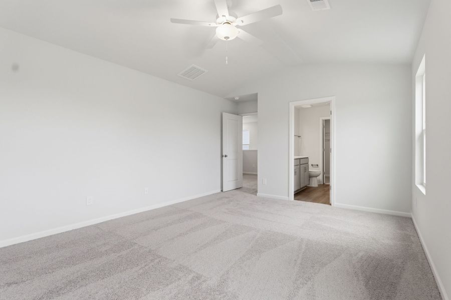 Spacious, unfurnished interior of a new home in Piper Creek, Newton (Image 22). Spacious, unfurnished interior of a new home in Piper Creek, Newton (Image 22).