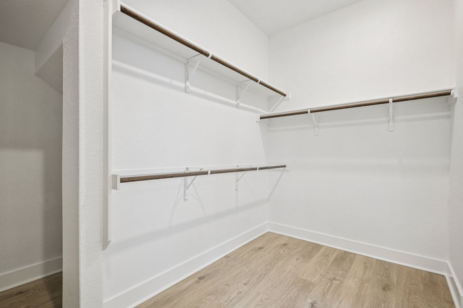 Spacious, unfurnished interior of a new home in Sauls Ranch, Round Rock (Image 24).