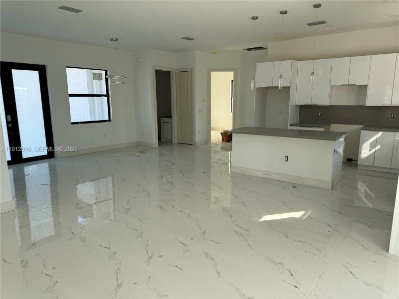 Image 7 of a home in .