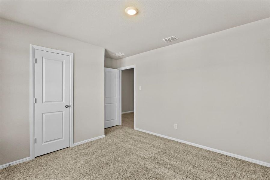 Spacious, unfurnished interior of a new home in Meadowbrook Estates, Cleburne (Image 18).