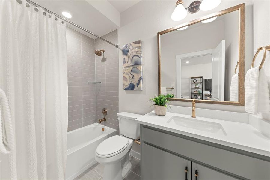 Furnished interior view inside a new home in Cottonwood Creek, Wylie (Image 10).