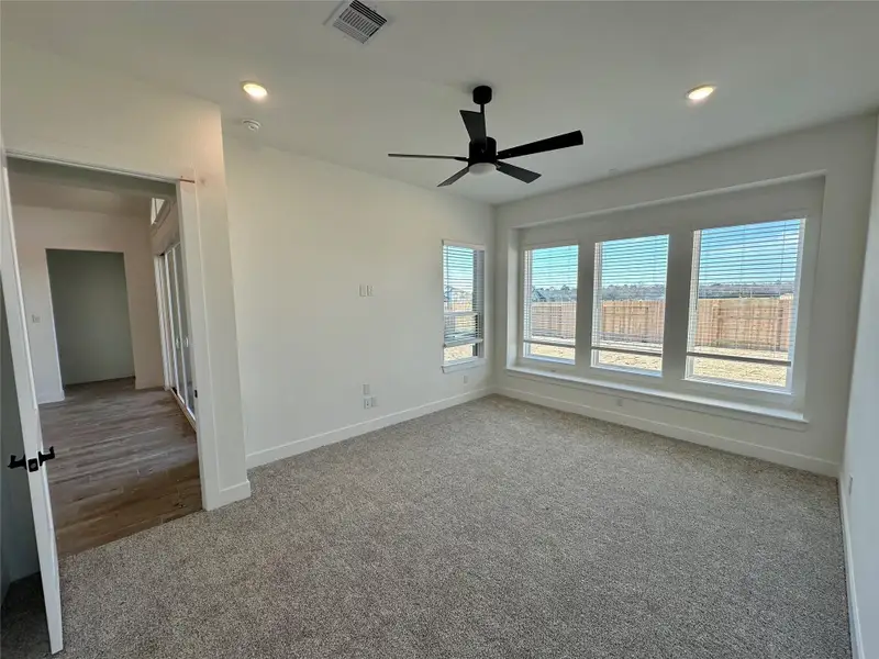 Spacious, unfurnished interior of a new home in Briarley, Montgomery (Image 34).