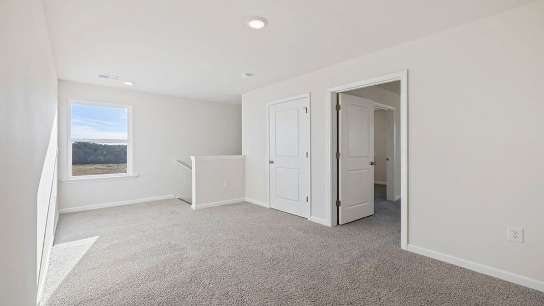 Spacious, unfurnished interior of a new home in Baxter Village, Boiling Springs (Image 21).