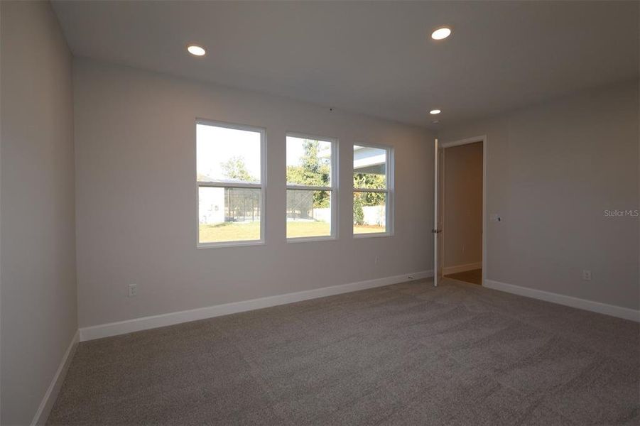 Spacious, unfurnished interior of a new home in Emerson Pointe, Apopka (Image 10).