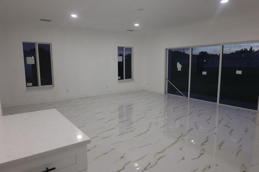 R6545714 2