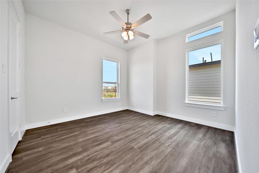 Spacious, unfurnished interior of a new home in Lago Pointe, Seabrook (Image 23). Spacious, unfurnished interior of a new home in Lago Pointe, Seabrook (Image 23).
