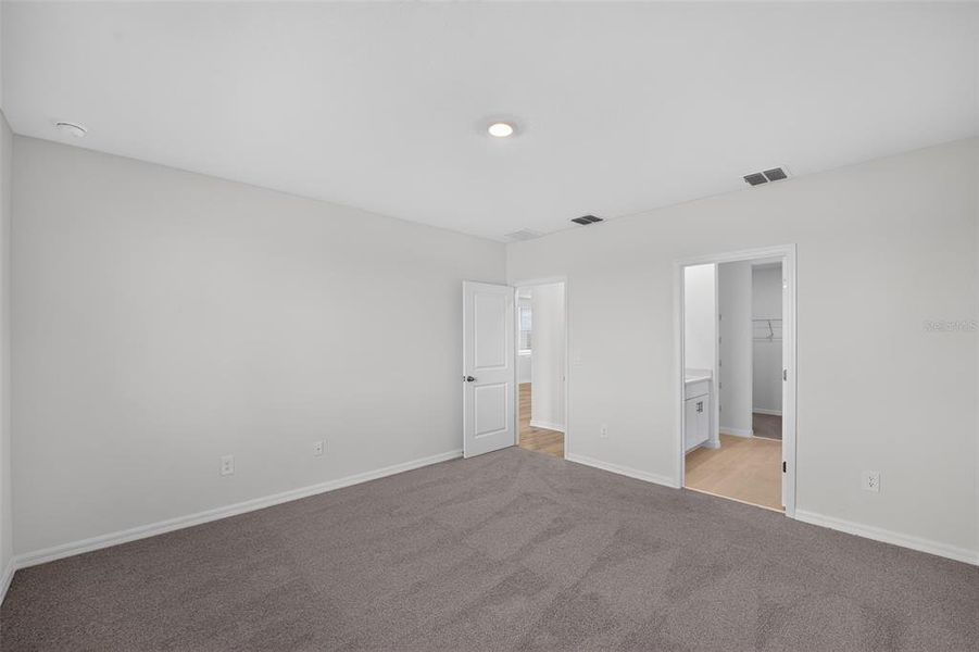 Spacious, unfurnished interior of a new home in Magnolia Bay - Premier Series, Nokomis (Image 33). Spacious, unfurnished interior of a new home in Magnolia Bay - Premier Series, Nokomis (Image 33).