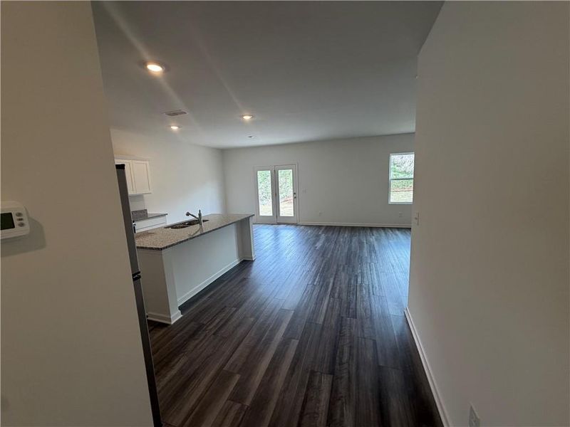 Spacious, unfurnished interior of a new home in Mt. Tabor Ridge, Dallas (Image 24).