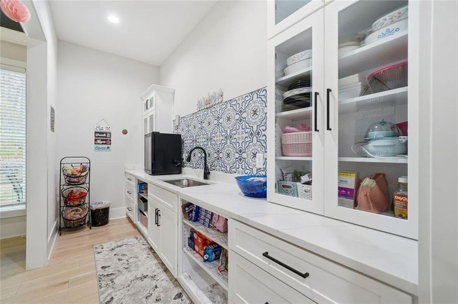 Furnished interior view inside a new home in , Alpharetta (Image 9).