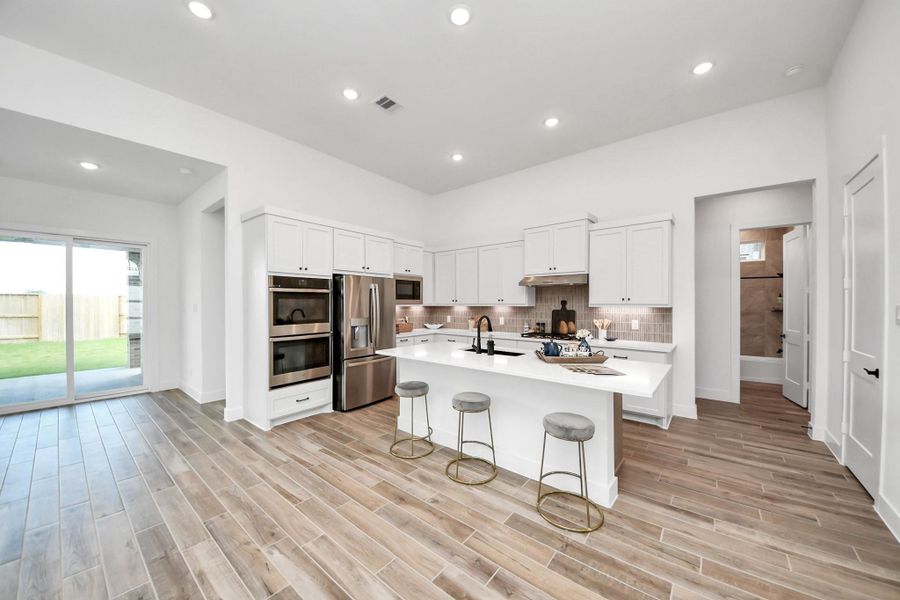 Furnished interior view inside a new home in Meridiana 50's, Manvel (Image 6).