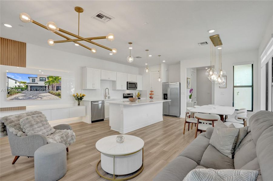 Furnished interior view inside a new home in , Plantation (Image 38).