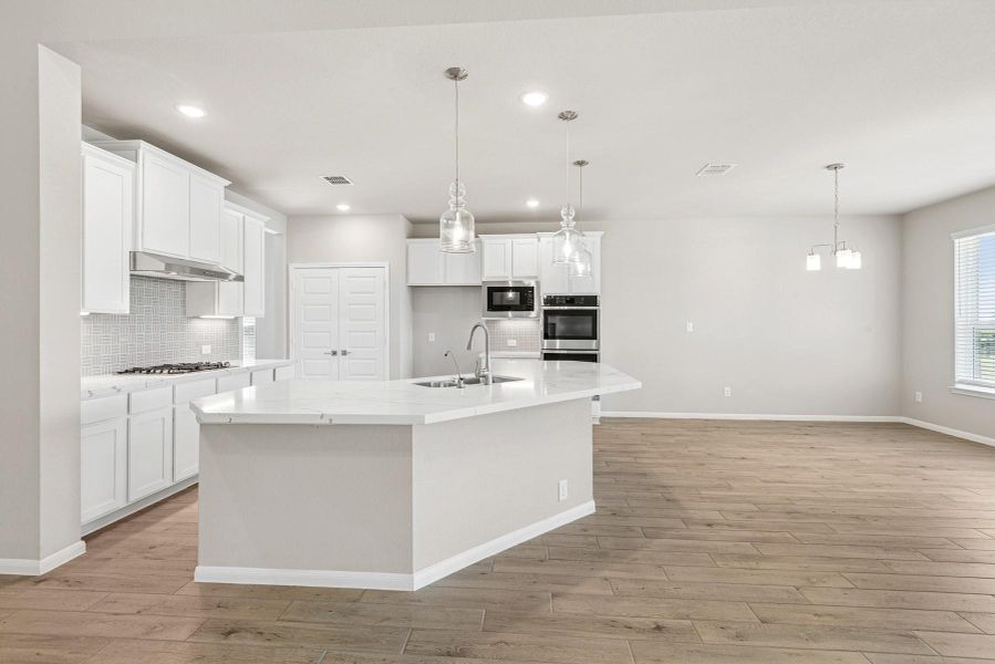 Stunning kitchen with large curved island Stunning kitchen with large curved island