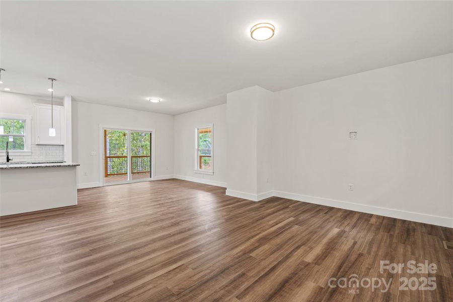 Spacious, unfurnished interior of a new home in , Fairview (Image 20).