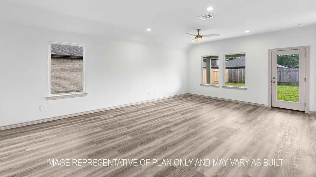 Spacious, unfurnished interior of a new home in Holly Trails, Sour Lake (Image 9).