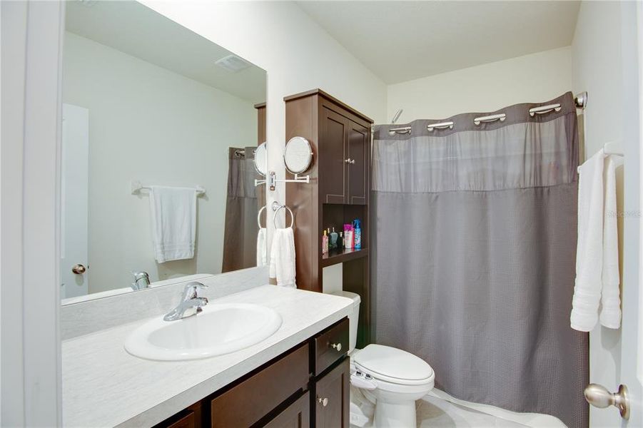 Furnished interior view inside a new home in , Bradenton (Image 12).
