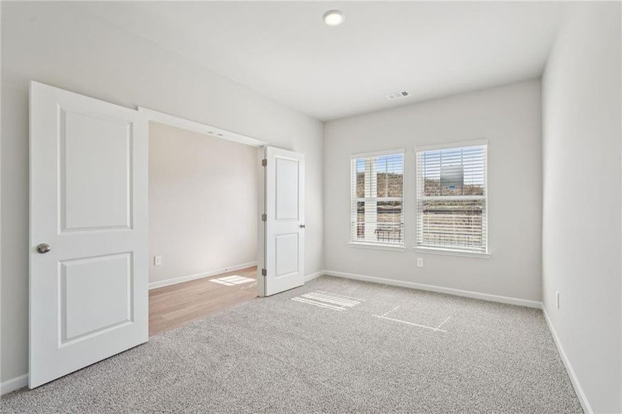 Spacious, unfurnished interior of a new home in Ivey Township, Dallas (Image 36).