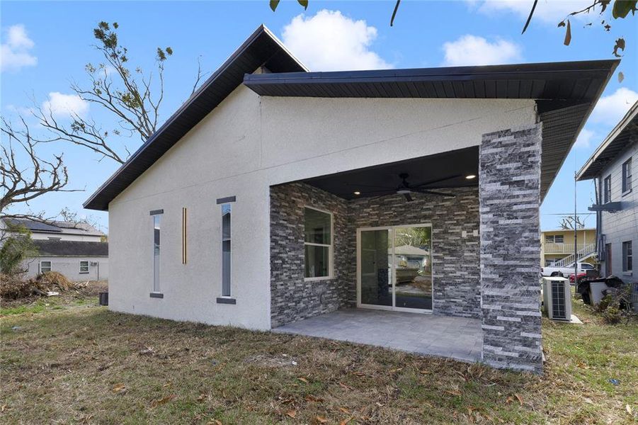 Exterior details and patio area of a home in , Orlando (Image 3).