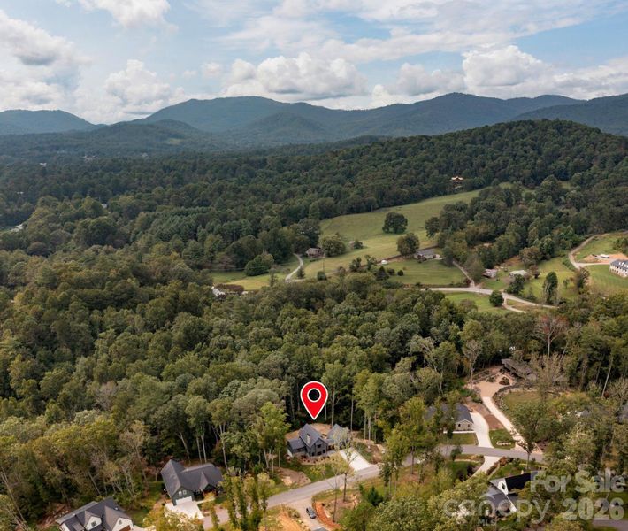 Nestled in the Beautiful Mountains of Fairview, Though Just a Short Drive to Downtown Asheville