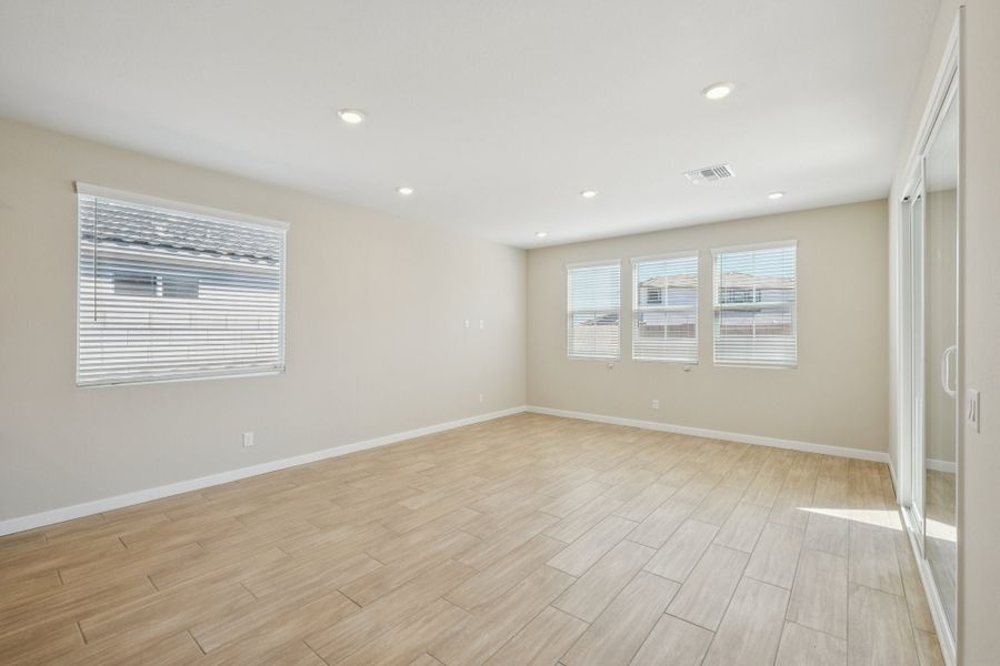 1,556sf New Home in Buckeye, AZ.  - Slide 4