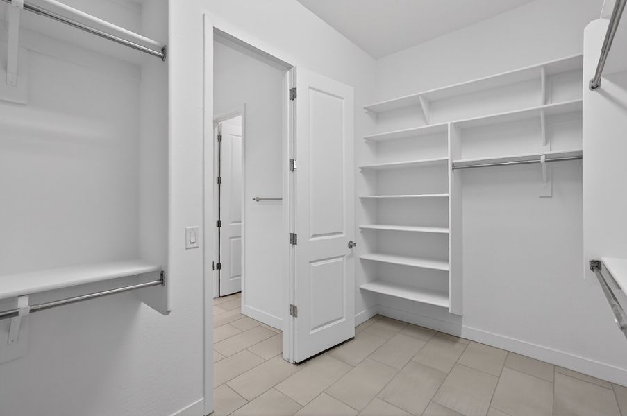 Furnished interior view inside a new home in Stonehaven, Glendale (Image 18).