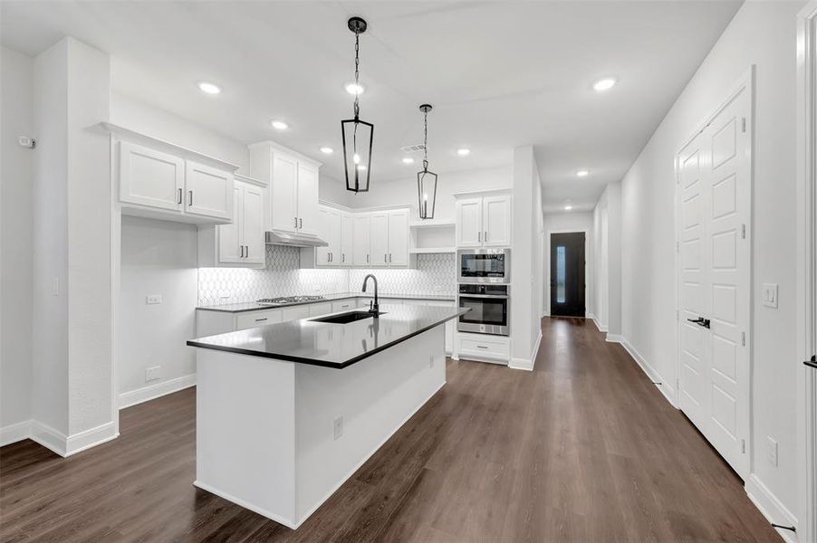Furnished interior view inside a new home in Mantua Point Gardens, Van Alstyne (Image 7).