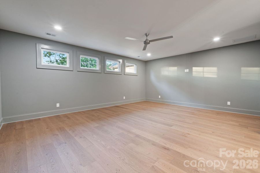 Upper Level Bonus Room